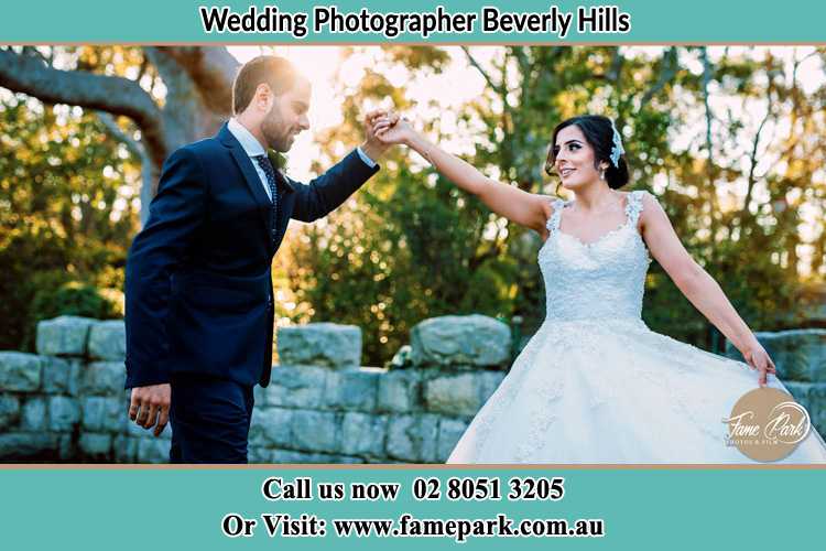 Photo of the Groom and the Bride dancing Beverly Hills NSW 2209