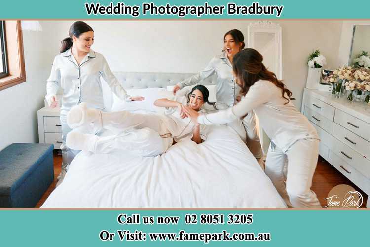 Photo of the Bride and the bridesmaids Bradbury NSW 2560